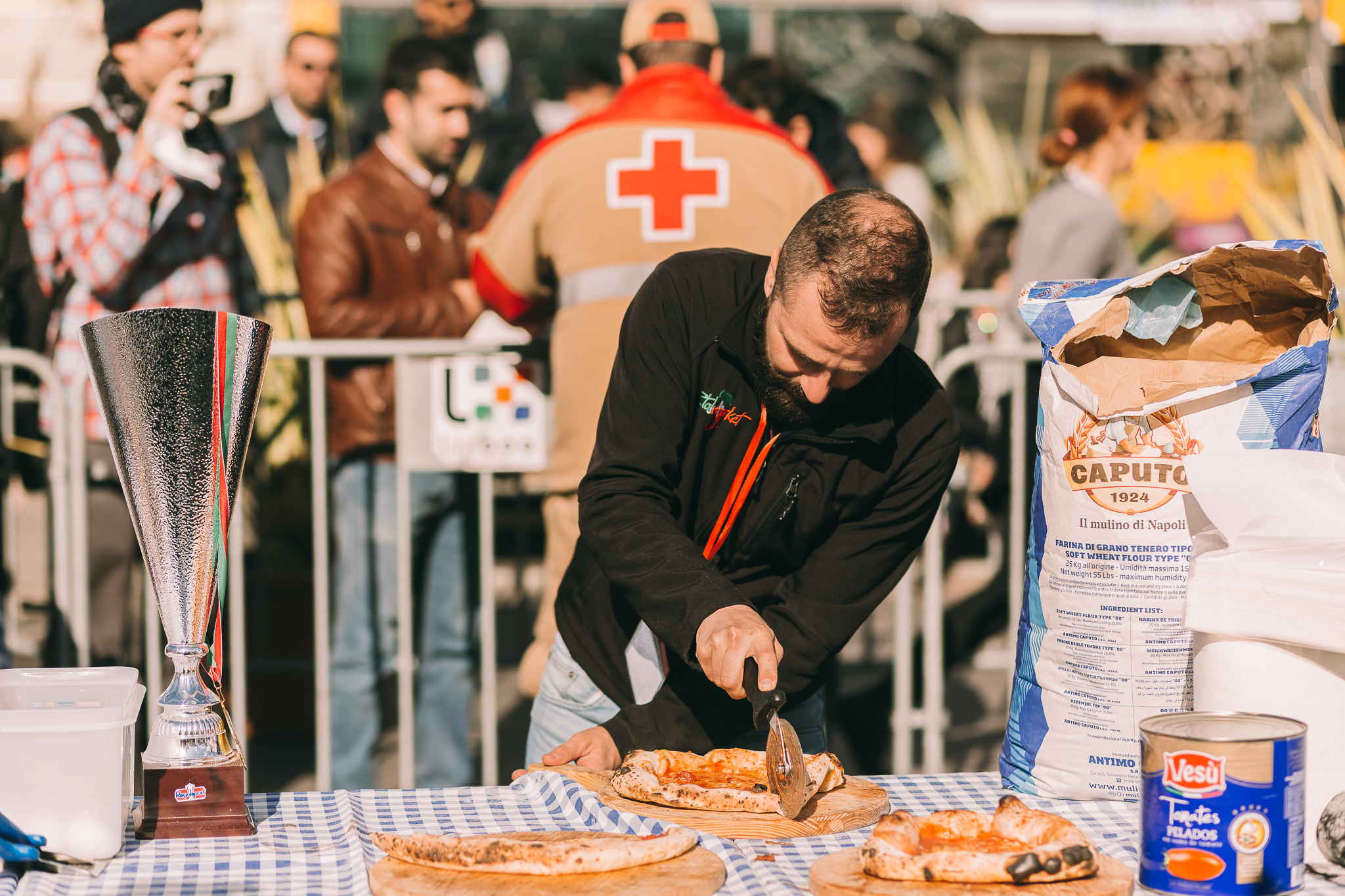 assets/images/miguel-oliveira-point-and-shoot-pizza-solidaria-111.jpg